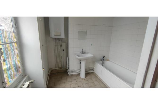 Appartement Centre ville 2 pièces , 62 m2 - C