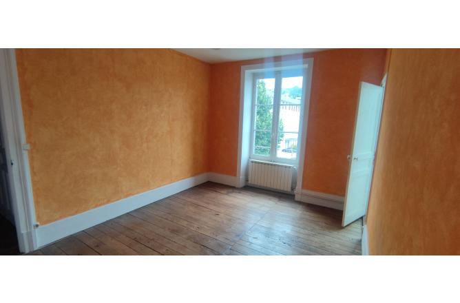Appartement Centre ville 2 pièces , 62 m2 - D