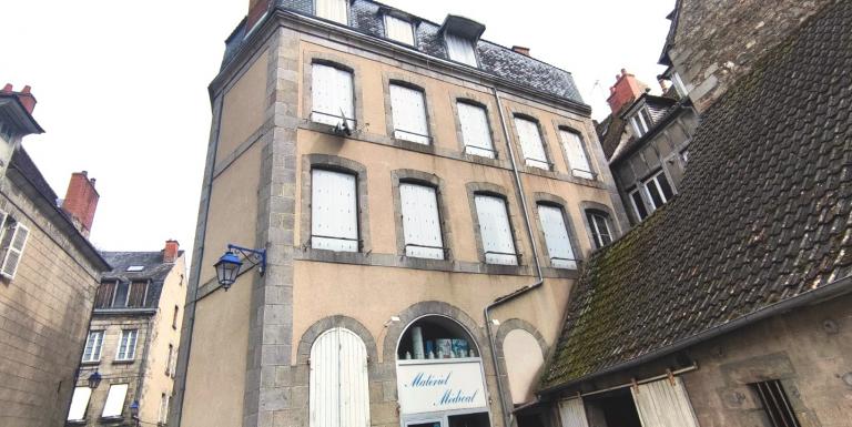 Immeuble 500 m2 habitable avec local commercial - B