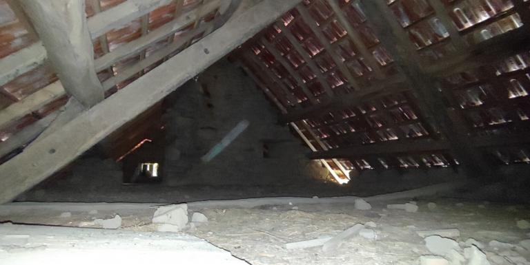MAISON DE TYPE FERMETTE DANS UN PETIT HAMEAU - F