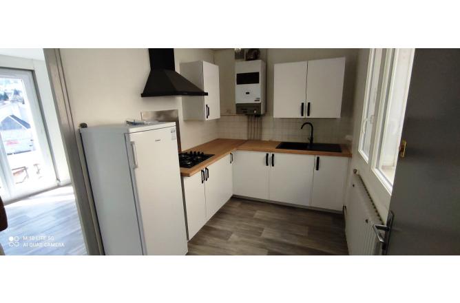 Appartement 2 chambres avec superbe vue , centre ville Aubusson - B