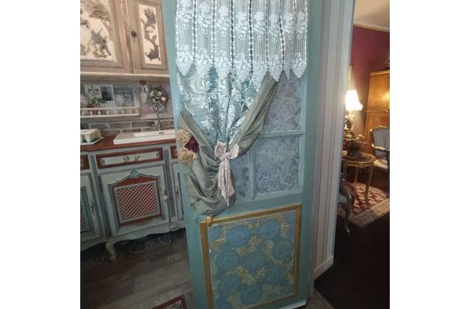 MAISON DE VILLE ANCIENNE ET ATYPIQUE - M