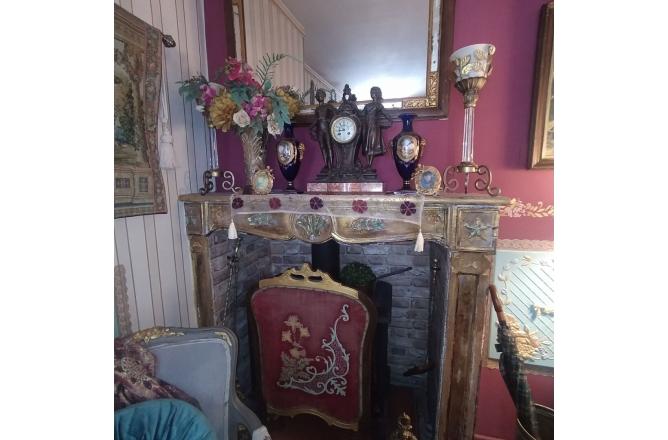 MAISON DE VILLE ANCIENNE ET ATYPIQUE - Q