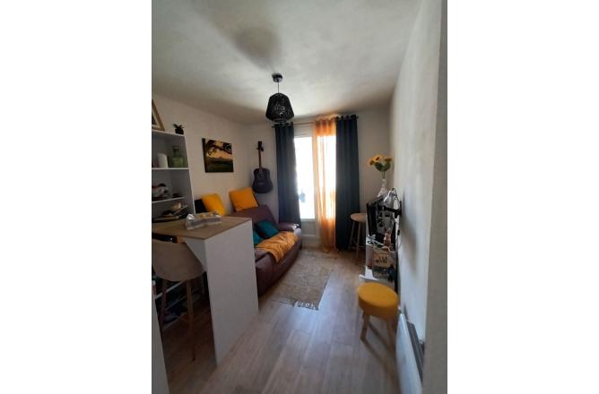 Studio entièrement refait - B