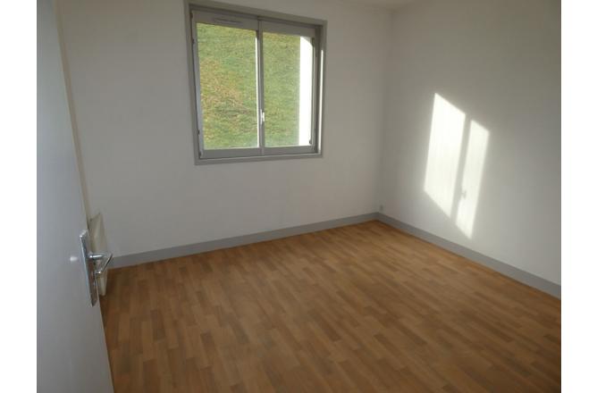 Appartement 2 chambres en Résidence à AUBUSSON avec balcon loggia - F