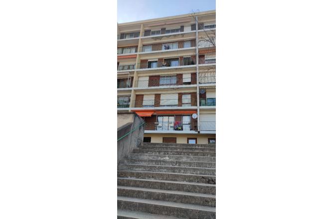 Appartement F4 Résidence Espagne avec garage - A