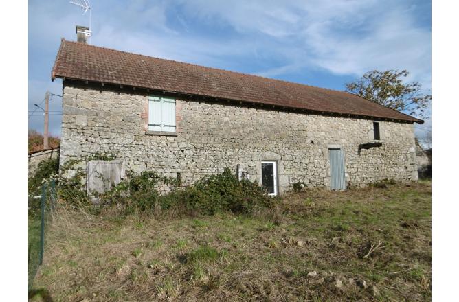 MAISON EN COURS DE RENOVATION PROCHE D AUBUSSSON - B