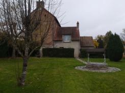 GRANDE MAISON AVEC JOLI JARDIN ET DEPENDANCES
