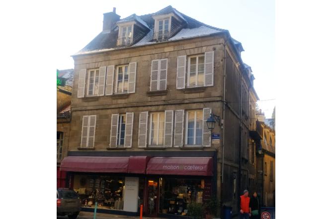 IMMEUBLE DE RAPPORT CENTRE VILLE AUBUSSON - A