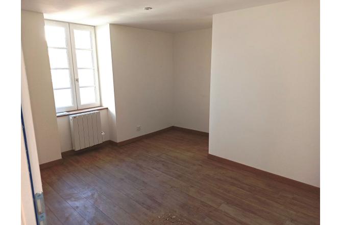 FELLETIN Centre ville DUPLEX 2 CHAMBRES - D