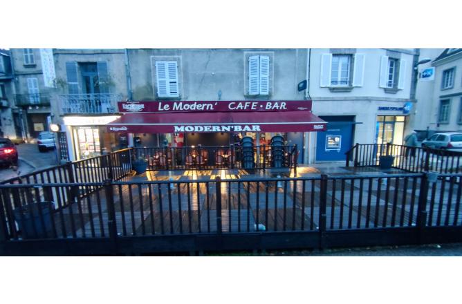 BAR A VENDRE A AUBUSSON - C