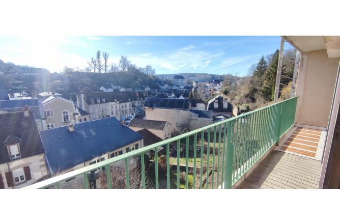 Appartement F2 avec balcon, entièrement rénové en résidence - C
