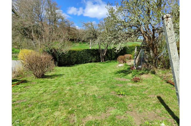 PROCHE AUBUSSON ET FELLETIN MAISON AVEC GRAND TERRAIN - L