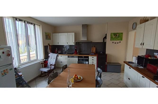 Maison 3 chambres, 3 Garages, Terrain 30000 m2 - C
