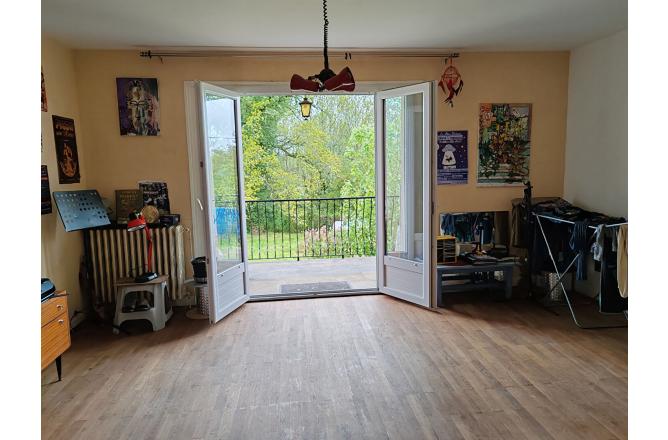 Maison Aubusson 4 pièce(s) 120 m2 , trois chambres , vue dégagée - F