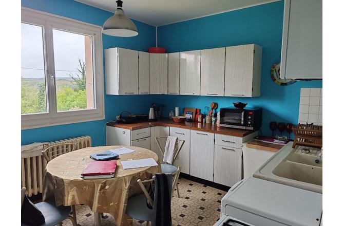 Maison Aubusson 4 pièce(s) 120 m2 , trois chambres , vue dégagée - G