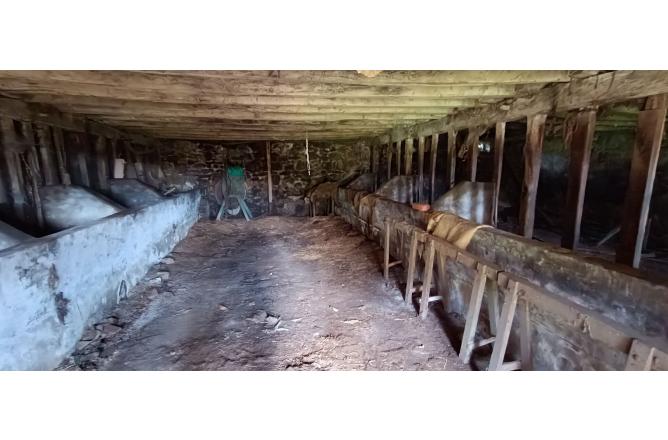 Maison avec Belle grange sur terrain de 1600 m2 - J