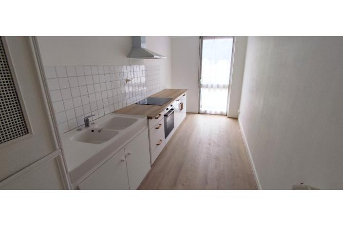 Appartement F1bis, cuisine aménagée, balcon - A