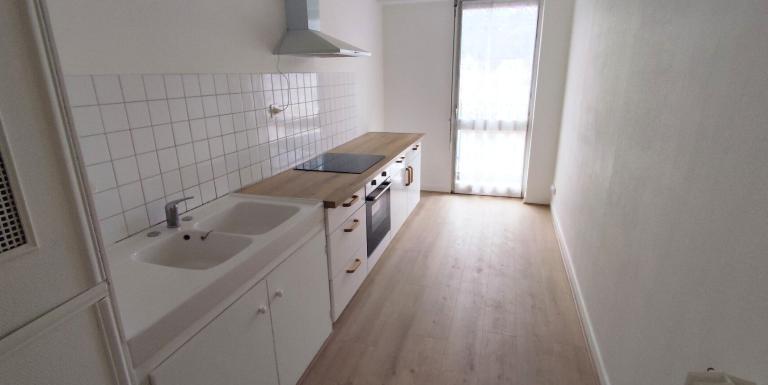 Appartement F1bis, cuisine aménagée, balcon