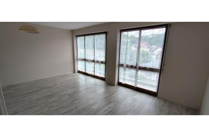 Appartement F1bis, cuisine aménagée, balcon - B