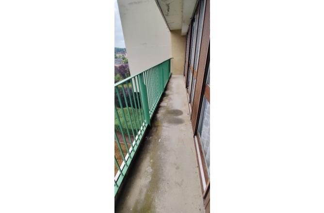 Appartement F1bis, cuisine aménagée, balcon - F