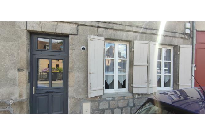 Appartement meublé studio avec cuisine indépendante - A