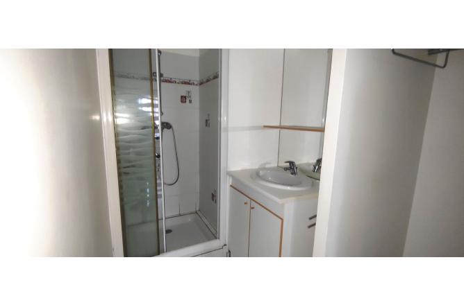 Appartement meublé studio avec cuisine indépendante - F