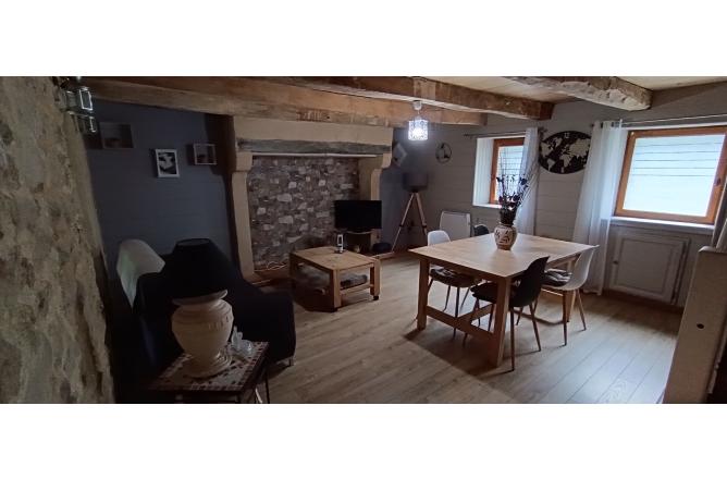 MAISON CREUSOISE RENOVEE ENVIRONNEMENT TRES CALME - C