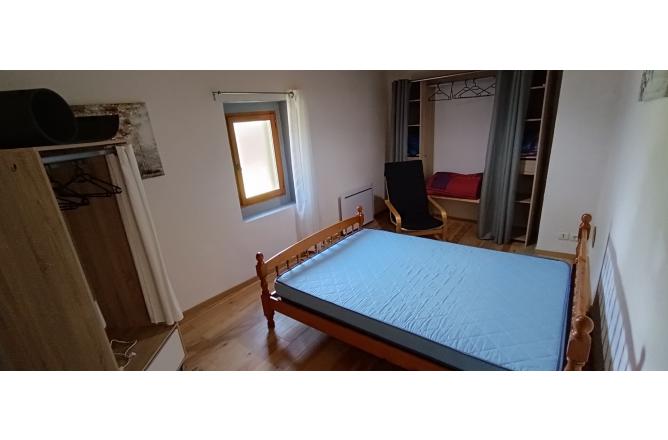 MAISON CREUSOISE RENOVEE ENVIRONNEMENT TRES CALME - J