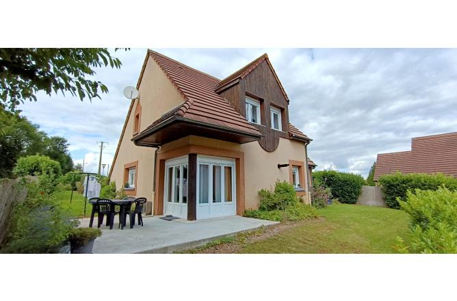 Pavillon meublé, 3 chambres, garage et jardin - A