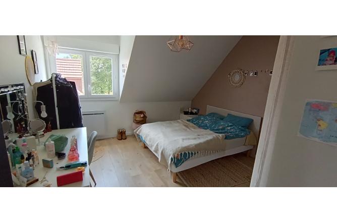 Pavillon meublé, 3 chambres, garage et jardin - H