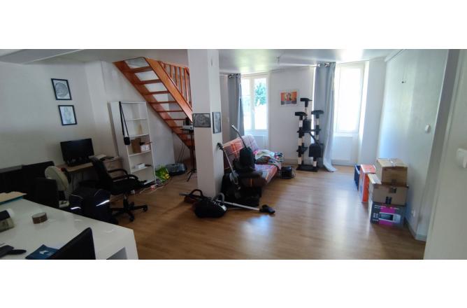 PPARTEMENT F2 DUPLEX CENTRE VILLE AUBUSSON - A