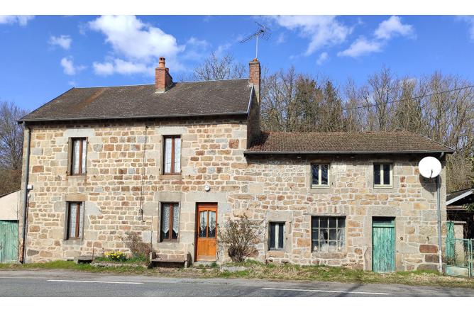 MAISON EN PIERRES AVEC JARDIN ATTENANT - A