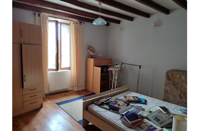 MAISON EN PIERRES AVEC JARDIN ATTENANT - H