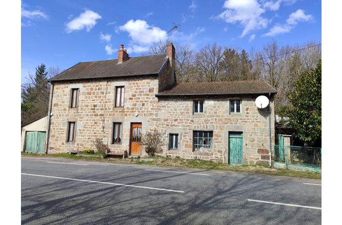 MAISON EN PIERRES AVEC JARDIN ATTENANT - K