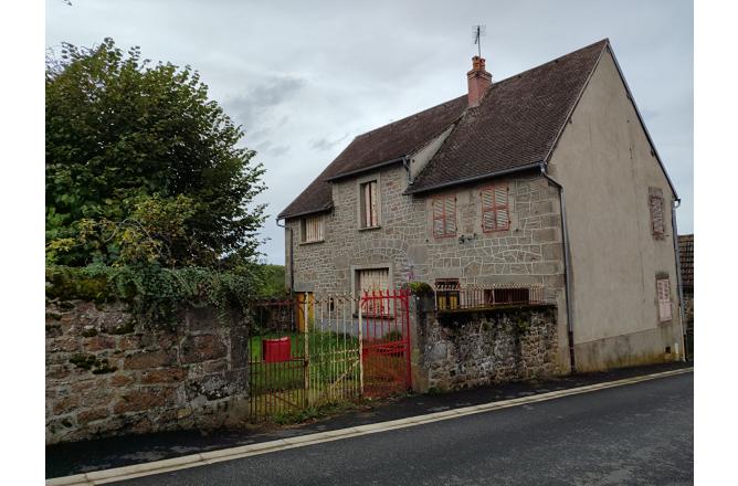 MAISON DE BOURG PLEINE DE CHARME - A