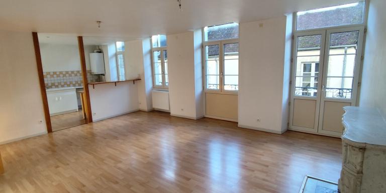 Appartement centre ville , 94 m2, 3 chambres, balcon plein sud