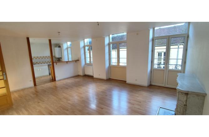Appartement centre ville , 94 m2, 3 chambres, balcon plein sud - A