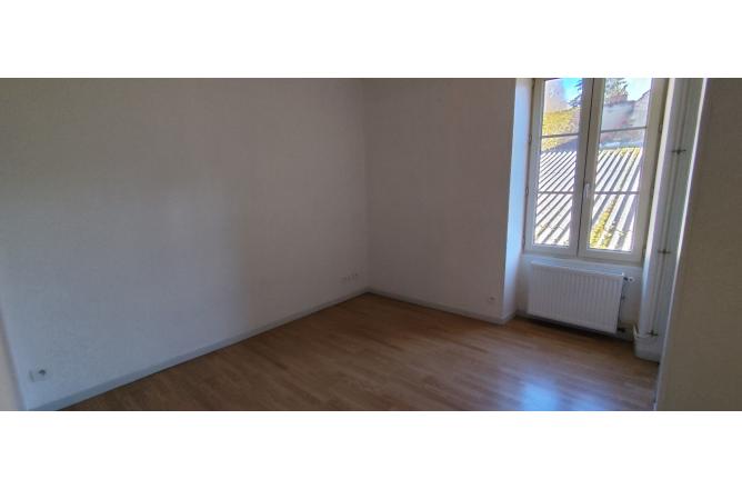 Appartement centre ville , 94 m2, 3 chambres, balcon plein sud - F