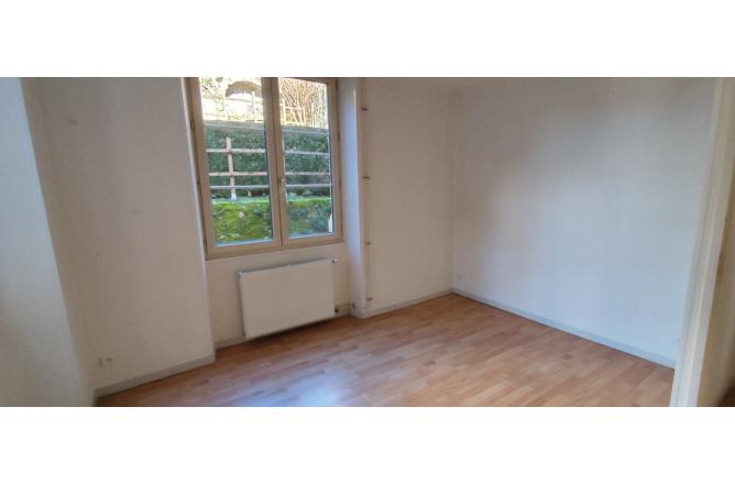 Appartement centre ville , 94 m2, 3 chambres, balcon plein sud - H