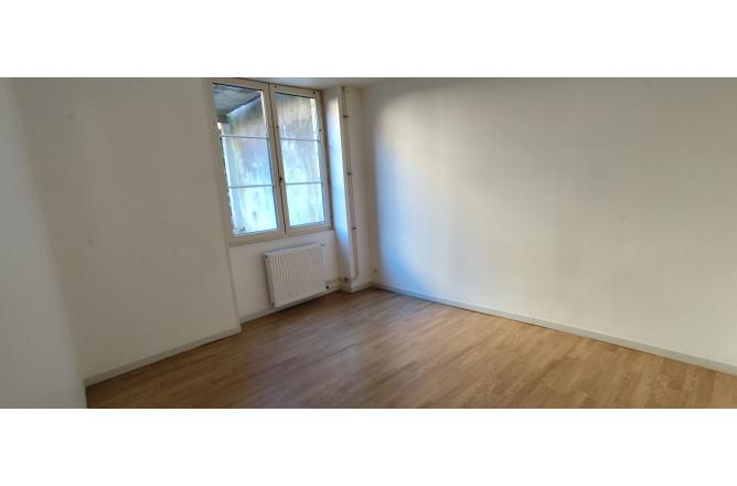Appartement centre ville , 94 m2, 3 chambres, balcon plein sud - I