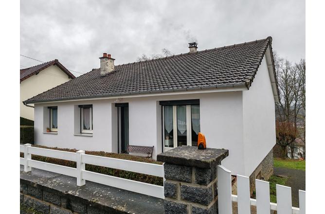 PAVILLON DES ANNEES 1970 , RENOVATION RECENTE , TROIS CHAMBRES , SOUS SOL , TERRAIN DE 576 M² - A