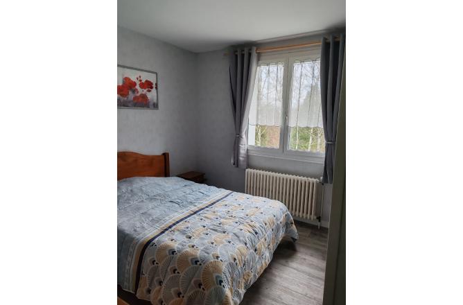 PAVILLON DES ANNEES 1970 , RENOVATION RECENTE , TROIS CHAMBRES , SOUS SOL , TERRAIN DE 576 M² - K