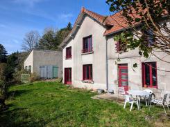 GRANDE MAISON AVEC DEPENDANCES ET TERRAIN ATTENANT