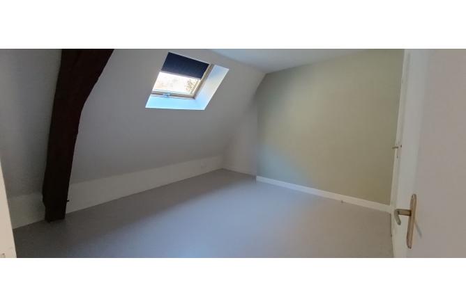 Appartement mansardé 90 m2 3 chambres - E