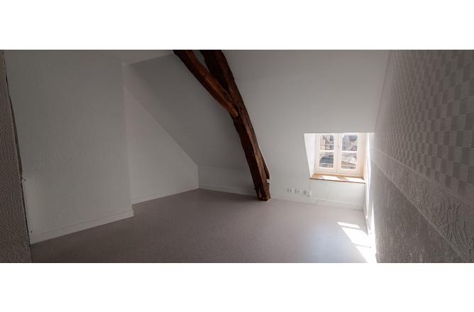Appartement mansardé 90 m2 3 chambres - F