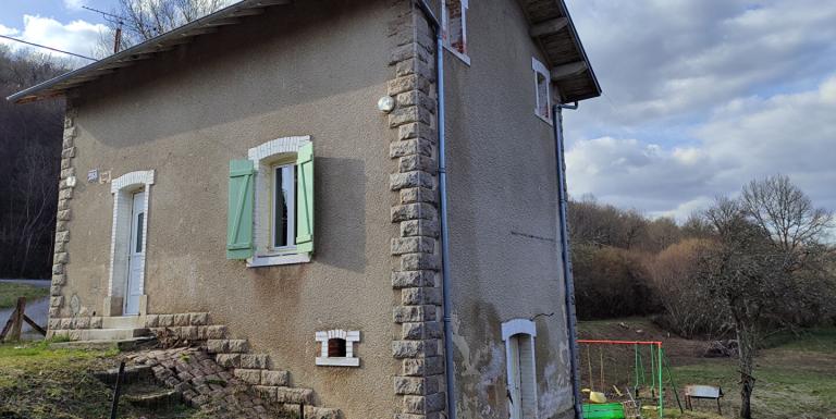 MAISON ISOLEE AVEC TERRAIN ATTENANT