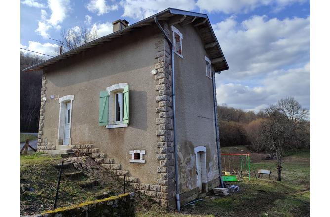MAISON ISOLEE AVEC TERRAIN ATTENANT - A