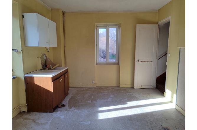 MAISON ISOLEE AVEC TERRAIN ATTENANT - B