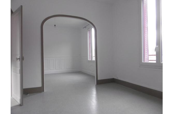 Appartement F3 chauffage gaz de ville, garage . - D